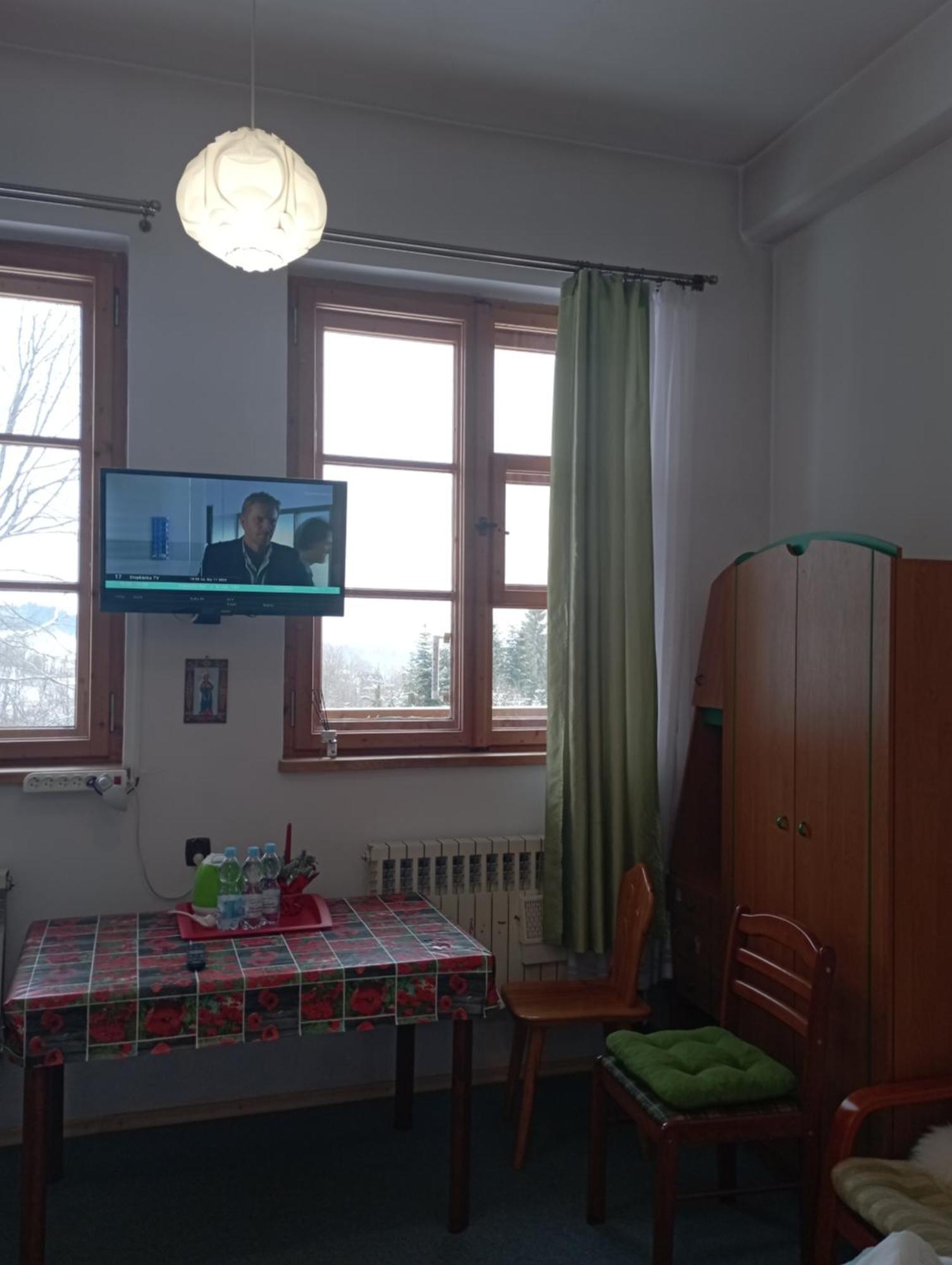 Willa Skoczek: Two-Room Apartment with Shared Bathrooms and Thermal Spa Access Zakopane Room photo